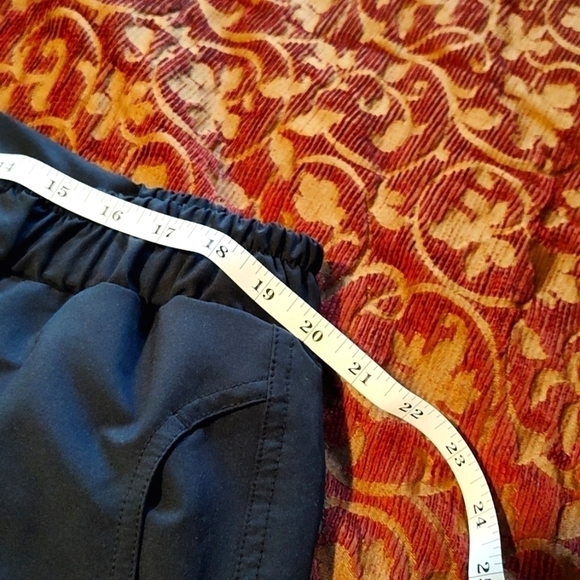 CYCLING shorts padded / compression thigh/drawstring/ pockets/ zip pocket/ 2XL - Picture 7 of 8